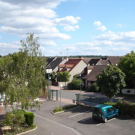 Kyriad Direct Acheres Exteriör bild